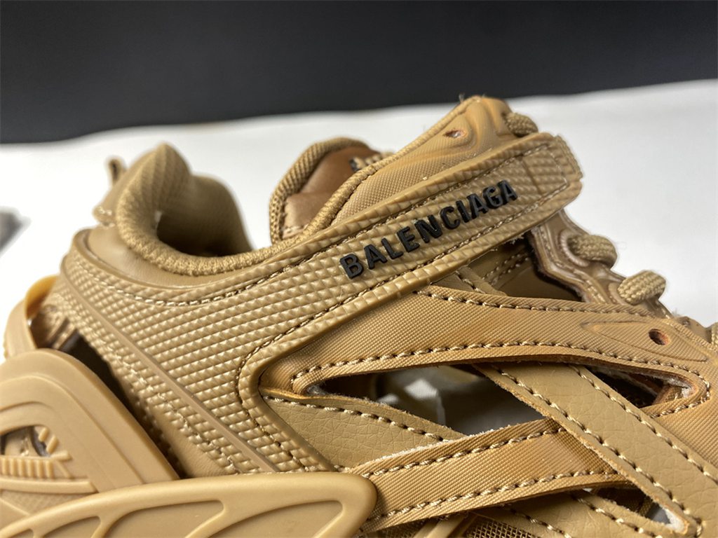 4.0 BLG Track TRAINER